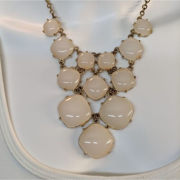 Gorgeous Vintage milky white glass stone statement necklace - Picture 8 of 14